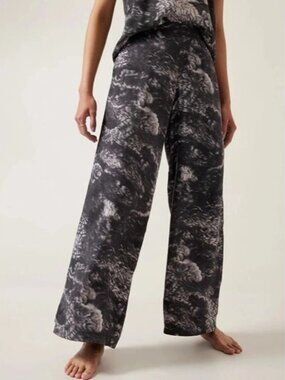 Athleta Calm Cool Pants in Cloud Texture